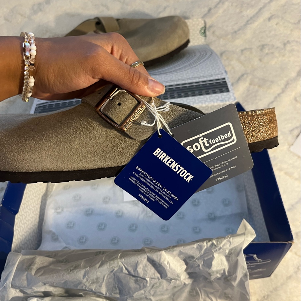 Men’s tan Birkenstocks size 11